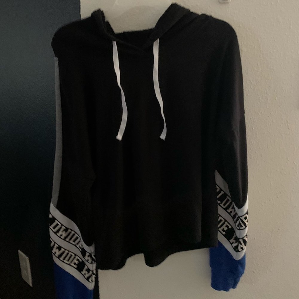 no boundaries cropped sweatshirts
